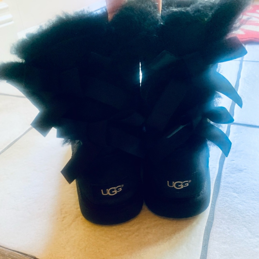 Black uggs